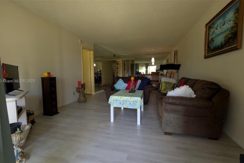 Copropriété à vendre à Lauderhill, Floride: 2 chambres, 101.45 m2 № 1937008 - photo 13