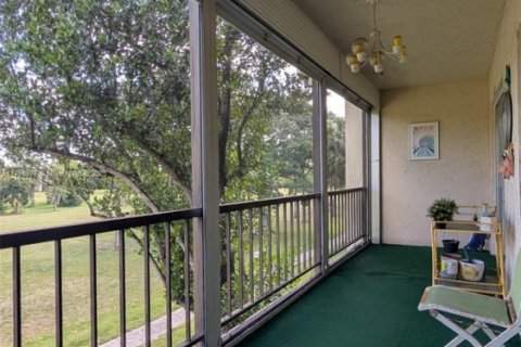 Condo in Lauderhill, Florida, 2 bedrooms  № 1937008 - photo 9