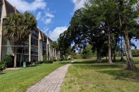 Copropriété à vendre à Lauderhill, Floride: 2 chambres, 101.45 m2 № 1937008 - photo 24