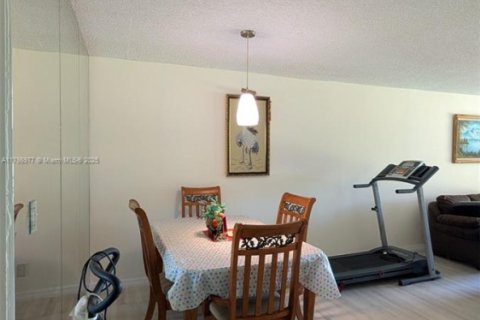 Copropriété à vendre à Lauderhill, Floride: 2 chambres, 101.45 m2 № 1937008 - photo 8