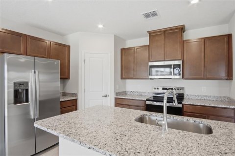 Villa ou maison à louer à Dundee, Floride: 4 chambres, 159.98 m2 № 2342465 - photo 3