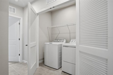 Villa ou maison à louer à Dundee, Floride: 4 chambres, 159.98 m2 № 2342465 - photo 25