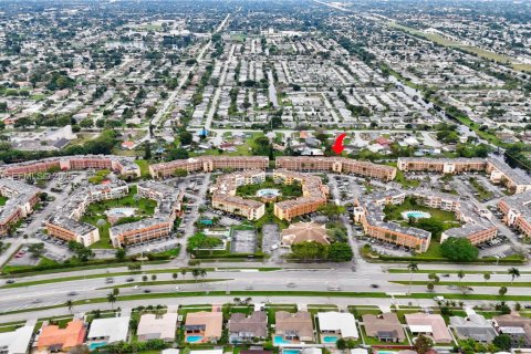 Condo in Margate, Florida, 1 bedroom  № 1991319 - photo 27