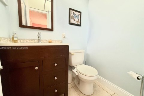 Condo in Margate, Florida, 1 bedroom  № 1991319 - photo 8