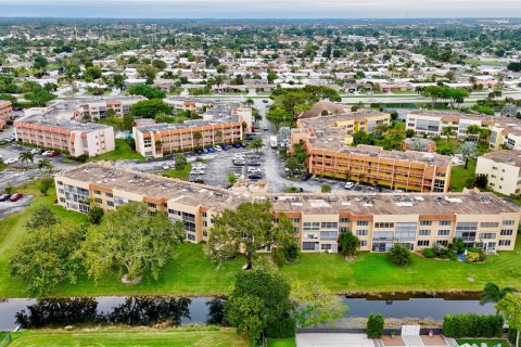 Condo in Margate, Florida, 1 bedroom  № 1991319 - photo 30