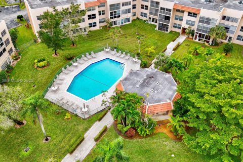 Condo in Margate, Florida, 1 bedroom  № 1991319 - photo 3