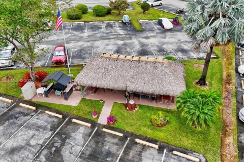 Condo in Margate, Florida, 1 bedroom  № 1991319 - photo 25