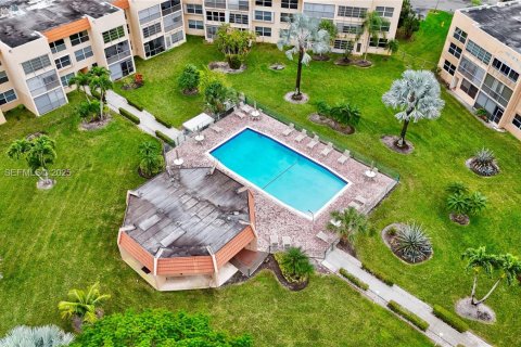 Condo in Margate, Florida, 1 bedroom  № 1991319 - photo 28