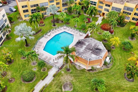 Condo in Margate, Florida, 1 bedroom  № 1991319 - photo 29