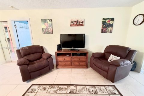 Condo in Margate, Florida, 1 bedroom  № 1991319 - photo 21