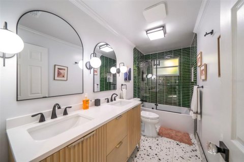 House in Naples, Florida 3 bedrooms, 153.01 sq.m. № 2220733 - photo 14
