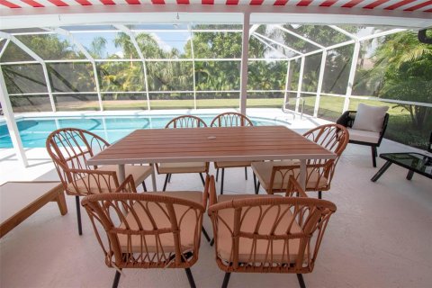 House in Naples, Florida 3 bedrooms, 153.01 sq.m. № 2220733 - photo 19