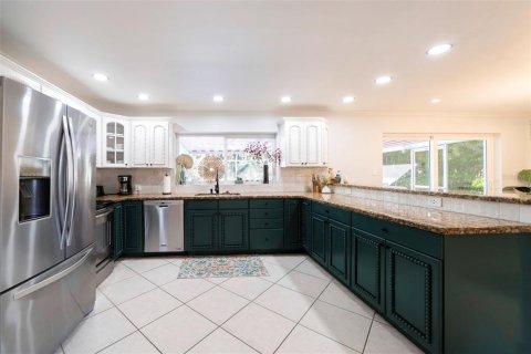 House in Naples, Florida 3 bedrooms, 153.01 sq.m. № 2220733 - photo 6
