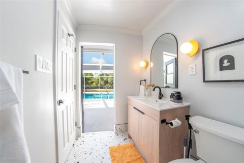 House in Naples, Florida 3 bedrooms, 153.01 sq.m. № 2220733 - photo 12