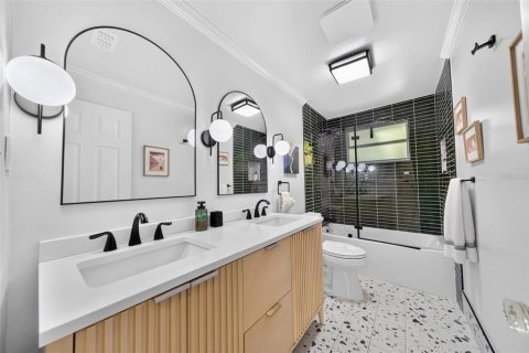 House in Naples, Florida 3 bedrooms, 153.01 sq.m. № 2220733 - photo 30