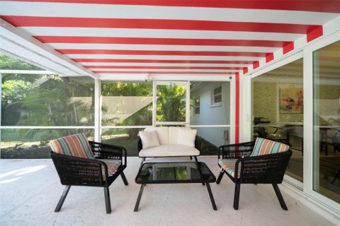 House in Naples, Florida 3 bedrooms, 153.01 sq.m. № 2220733 - photo 16
