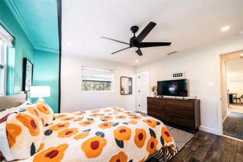 House in Naples, Florida 3 bedrooms, 153.01 sq.m. № 2220733 - photo 10