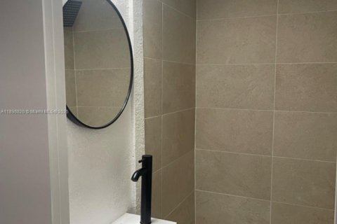 Apartamento en alquiler en Miami, Florida, 1 dormitorio, 37.16 m2 № 1950619 - foto 6