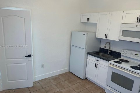 Apartamento en alquiler en Miami, Florida, 1 dormitorio, 37.16 m2 № 1950619 - foto 12