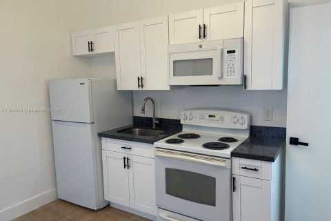 Apartamento en alquiler en Miami, Florida, 1 dormitorio, 37.16 m2 № 1950619 - foto 3