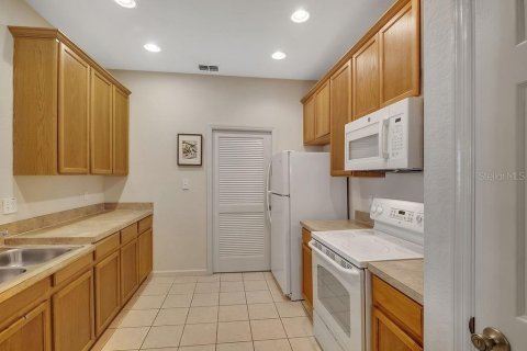 Купить кондоминиум в Киссимми, Флорида 5 комнат, 138.89м2, № 1907307 - фото 9