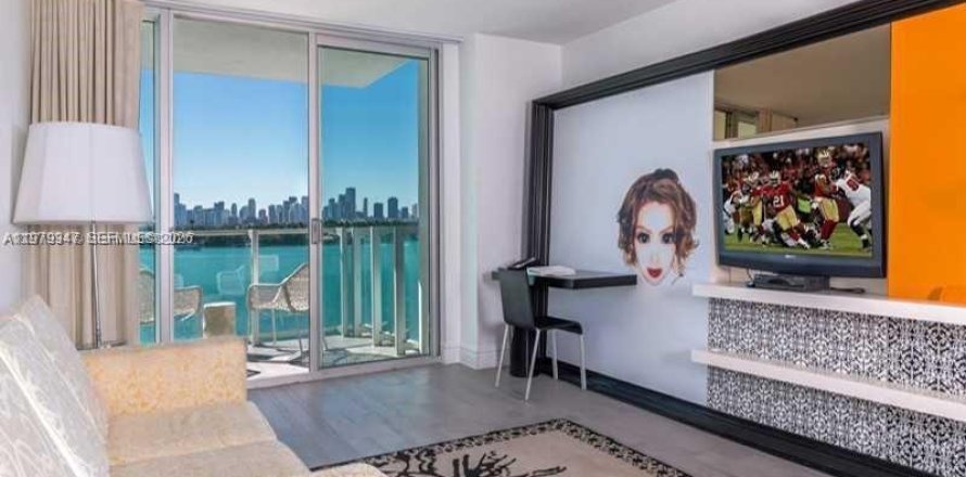 Кондоминиум с 2 спальнями в Майами-Бич, Флорида № 2048834