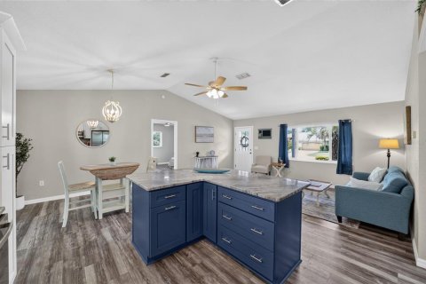 House in Summerfield, Florida 2 bedrooms, 115.94 sq.m. № 2237251 - photo 11