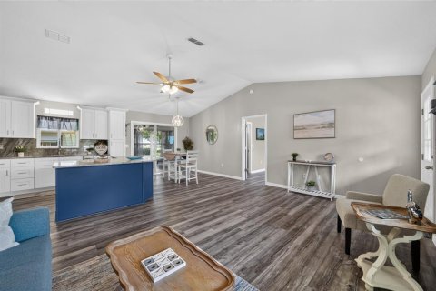 House in Summerfield, Florida 2 bedrooms, 115.94 sq.m. № 2237251 - photo 18