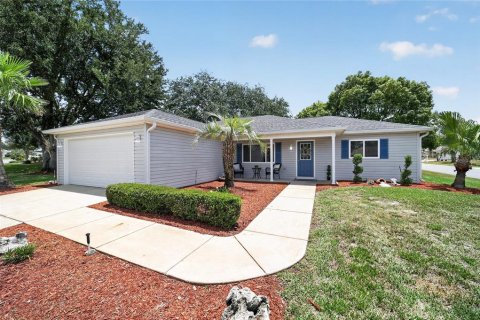 House in Summerfield, Florida 2 bedrooms, 115.94 sq.m. № 2237251 - photo 3