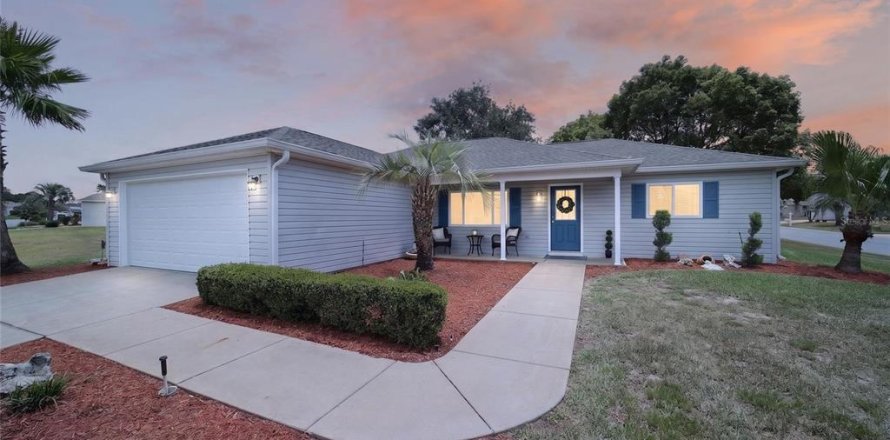 House in Summerfield, Florida 2 bedrooms, 115.94 sq.m. № 2237251