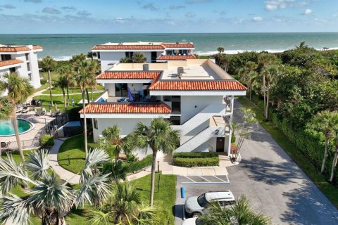 Condominio en venta en Hutchinson Island South, Florida, 3 dormitorios, 246.01 m2 № 2356832 - foto 2