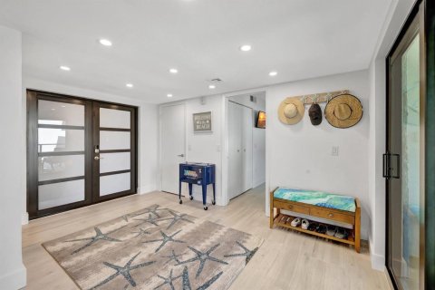 Condominio en venta en Hutchinson Island South, Florida, 3 dormitorios, 246.01 m2 № 2356832 - foto 5
