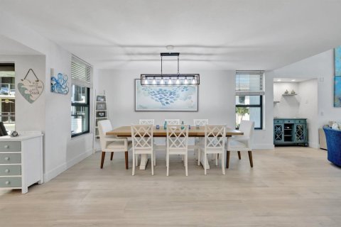 Condominio en venta en Hutchinson Island South, Florida, 3 dormitorios, 246.01 m2 № 2356832 - foto 13