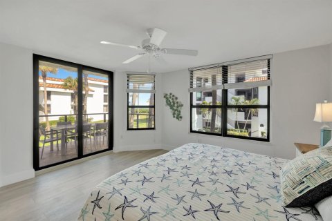 Condominio en venta en Hutchinson Island South, Florida, 3 dormitorios, 246.01 m2 № 2356832 - foto 25