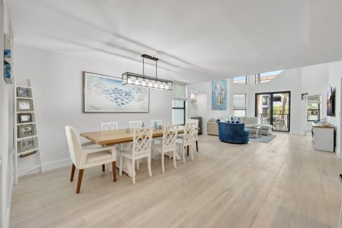 Condominio en venta en Hutchinson Island South, Florida, 3 dormitorios, 246.01 m2 № 2356832 - foto 15