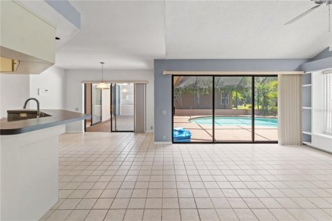 House in Hudson, Florida 3 bedrooms, 214.98 sq.m. № 1912678 - photo 17