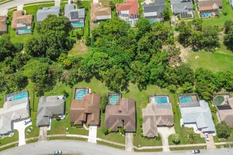 House in Hudson, Florida 3 bedrooms, 214.98 sq.m. № 1912678 - photo 11