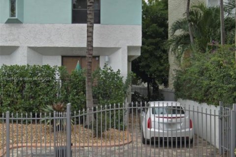 Copropriété à louer à Miami Beach, Floride: 1 chambre, 48.31 m2 № 1983443 - photo 1