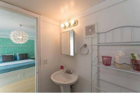 Copropriété à louer à Miami Beach, Floride: 1 chambre, 48.31 m2 № 1983443 - photo 6