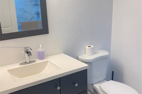 Copropriété à louer à Miami Beach, Floride: 1 chambre, 48.31 m2 № 1983443 - photo 5
