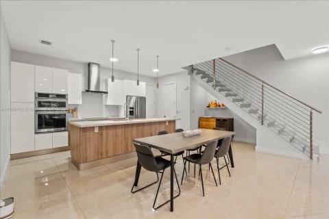 Adosado en venta en Fort Lauderdale, Florida, 3 dormitorios, 177.72 m2 № 1950919 - foto 5