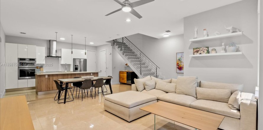 Adosado en Fort Lauderdale, Florida 3 dormitorios, 177.72 m2 № 1950919