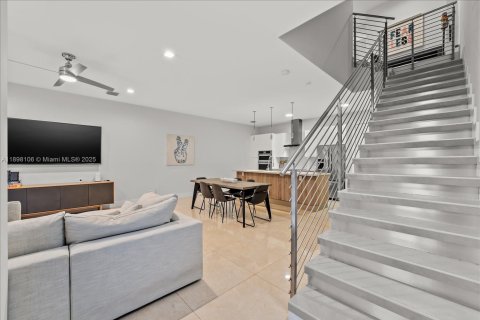 Adosado en venta en Fort Lauderdale, Florida, 3 dormitorios, 177.72 m2 № 1950919 - foto 12