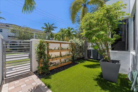 Adosado en venta en Fort Lauderdale, Florida, 3 dormitorios, 177.72 m2 № 1950919 - foto 27