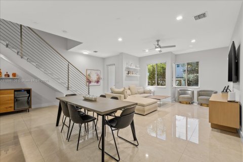 Adosado en venta en Fort Lauderdale, Florida, 3 dormitorios, 177.72 m2 № 1950919 - foto 6