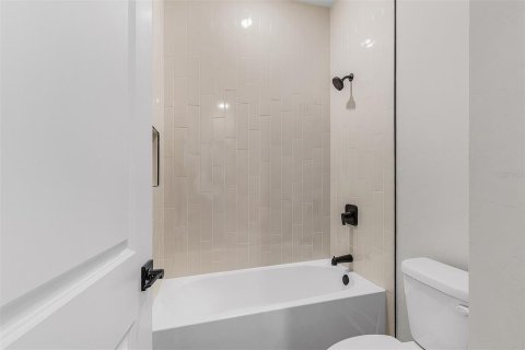 Купить виллу или дом в Порт-Шарлотт, Флорида 13 комнат, 205.04м2, № 1425938 - фото 21
