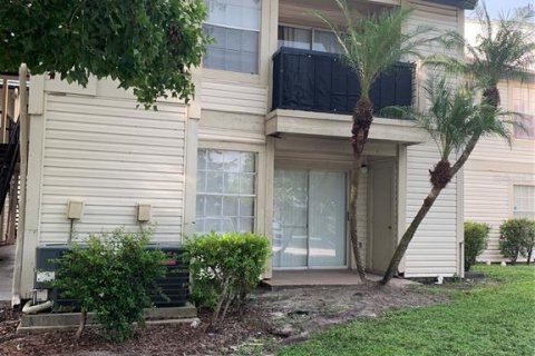Condominio en alquiler en Orlando, Florida, 2 dormitorios, 80.27 m2 № 1882843 - foto 3