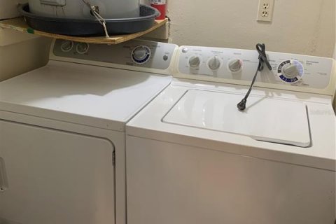 Condominio en alquiler en Orlando, Florida, 2 dormitorios, 80.27 m2 № 1882843 - foto 13