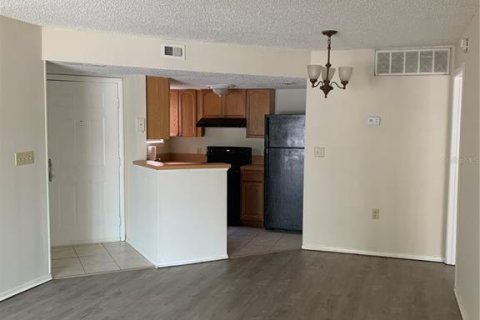 Condominio en alquiler en Orlando, Florida, 2 dormitorios, 80.27 m2 № 1882843 - foto 5