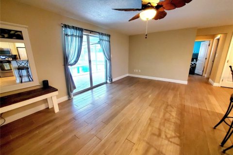 Casa en venta en Clearwater, Florida, 3 dormitorios, 187.94 m2 № 2380969 - foto 16